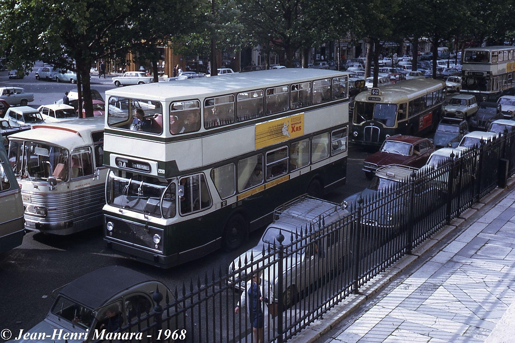94_jhm-1968-0464---france-paris-ratp-autobus-berliet-pcm-re_9999570134_o (1).jpg - © Jean-Henri Manara - Merci à Jean-Henri Manara